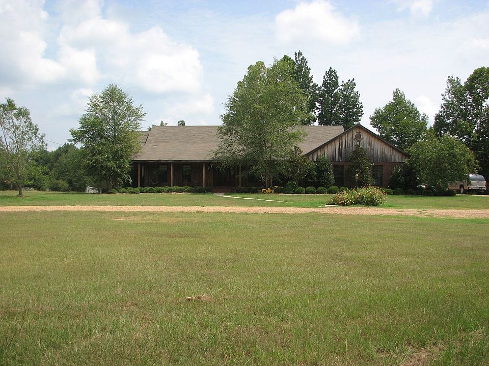 front of house facing Bains Road to the west.