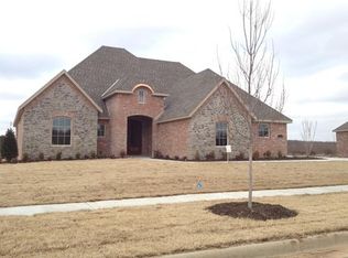 2890 Purple Phlox Ln, Fayetteville, AR 72704