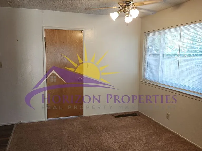 1430-1432 Topaz Way — Photo 4