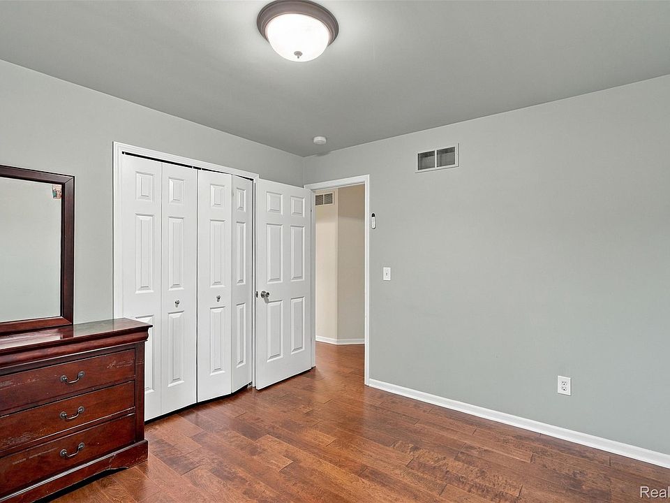 50576 Commons Dr, photo 21