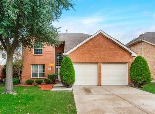 818 Green Pond Dr, Garland, TX 75040