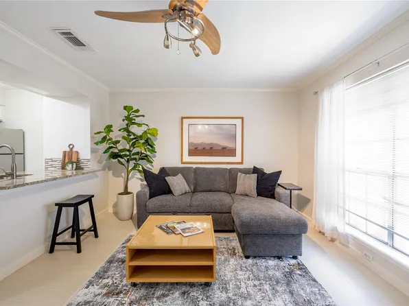 7920 Rockwood Ln APT 216, Austin, TX 78757