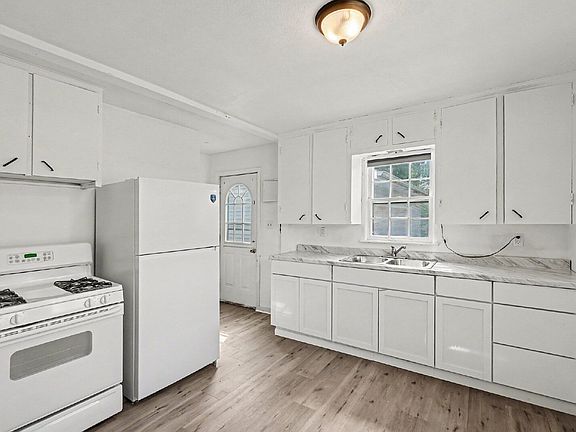 4th image of 114 Eastlawn Dr