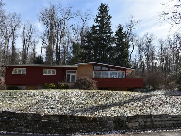 735 Sheridan Rd, Coshocton, OH 43812