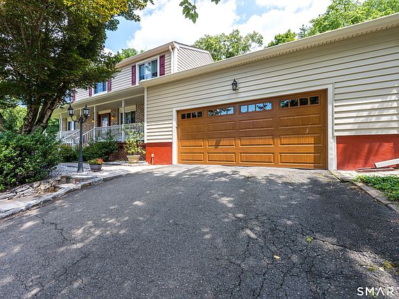 2nd image of 118 Rolling Ridge Road