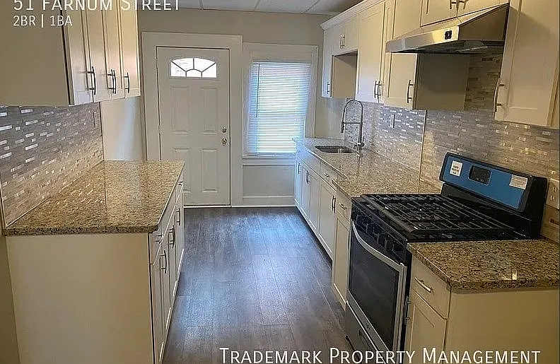 2 bed, 1.0 bath, 1150 sqft, $1,285 — Photo 2