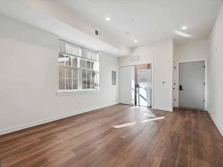 Aston Lofts — Photo 25