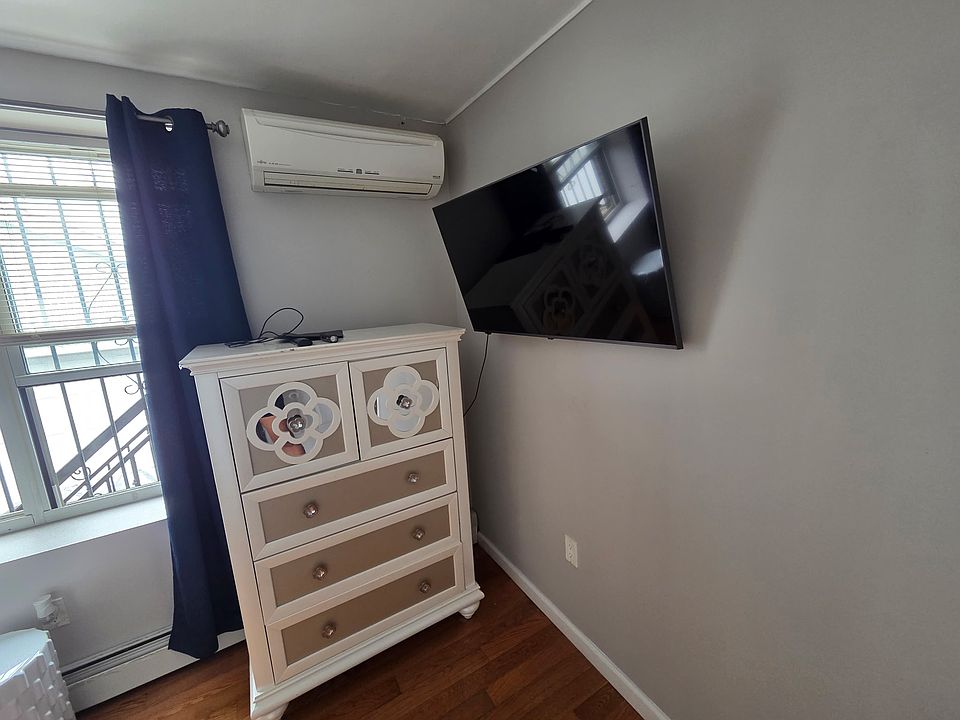 1st image of 71-16 165th St Floor 1