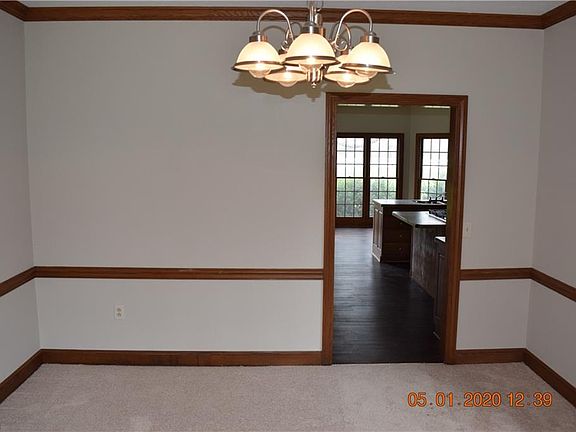 3rd image of 9017 Skypark Dr