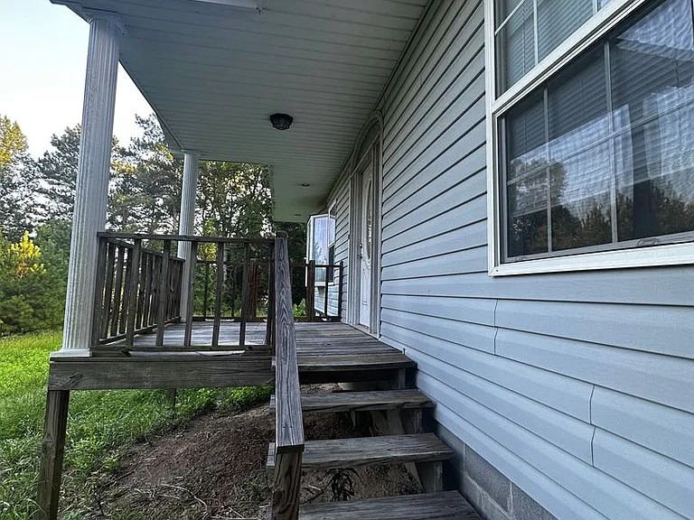 742 Old Sulphur Springs Rd — Photo 3