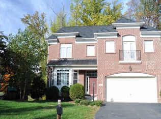 6060 Piney Woods Ct, Alexandria, VA 22315