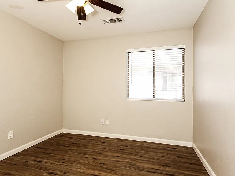 748 W Dublin St — Photo 12