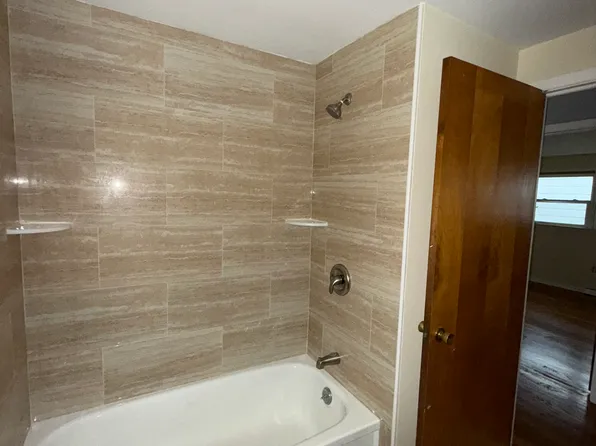 404 Buckley Rd, Liverpool, NY 13088