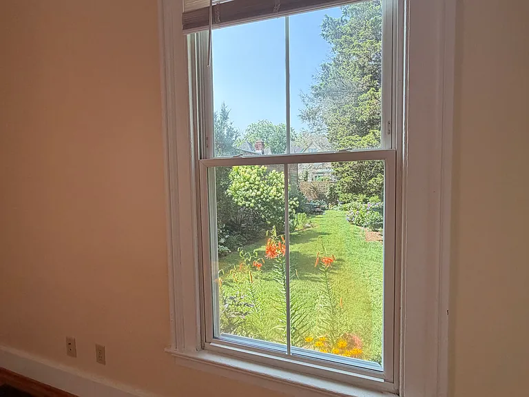 138 Lawrence St #1 — Photo 10