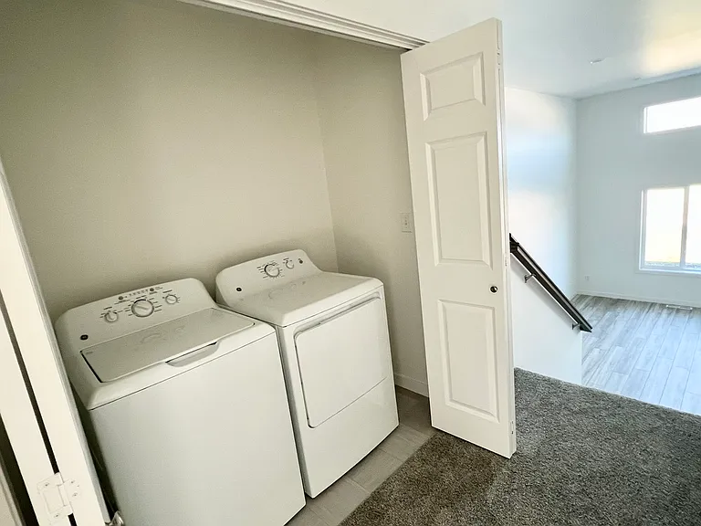 6886 Joseph St — Photo 17