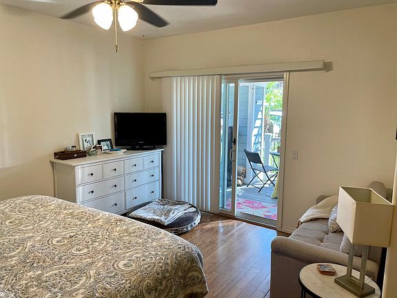 3rd image of 4972 Del Monte Ave