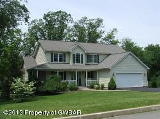 19 Evergreen Lake Dr, Mountain Top, PA 18707