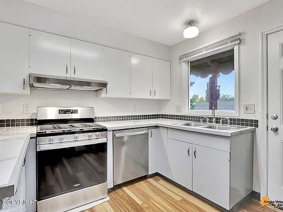 5th image of 6500 E 10th Ave #1