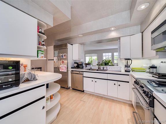 5th image of 3700 Island Blvd #C402