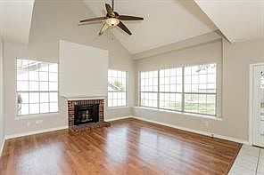 3rd image of 813 Lionel Way
