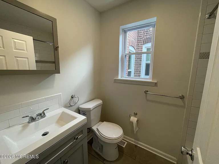 729 Spruce St — Photo 14