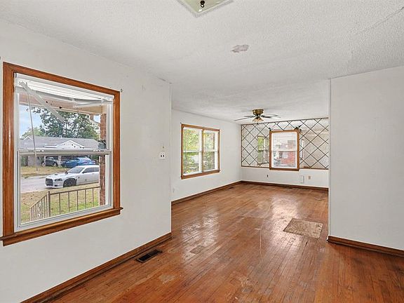 6th image of 1604 SW 39th St