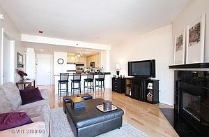 5th image of 1515 S Prairie Ave Unit 1218