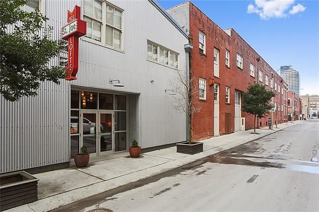 1st image of 923 Constance St APT 104