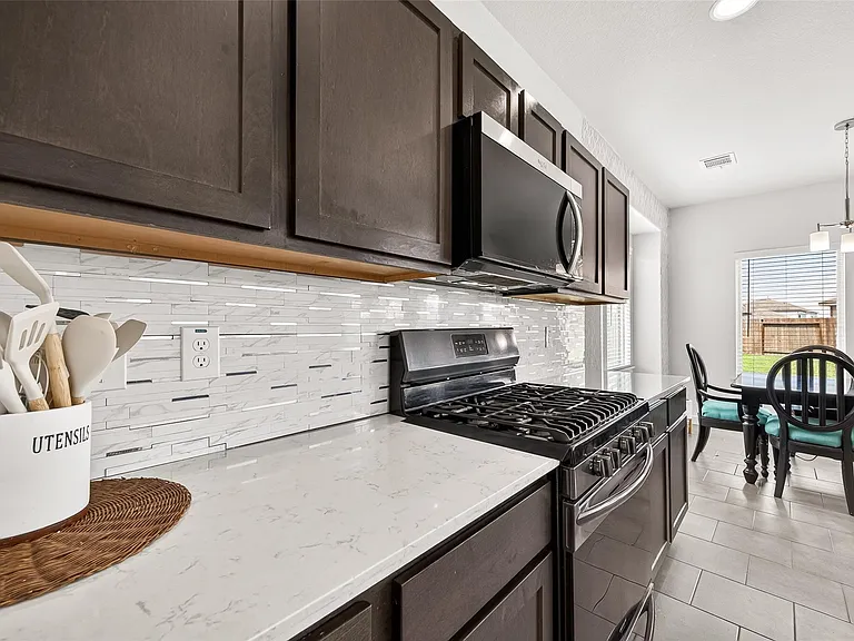 6803 Alamitos Ct — Photo 13