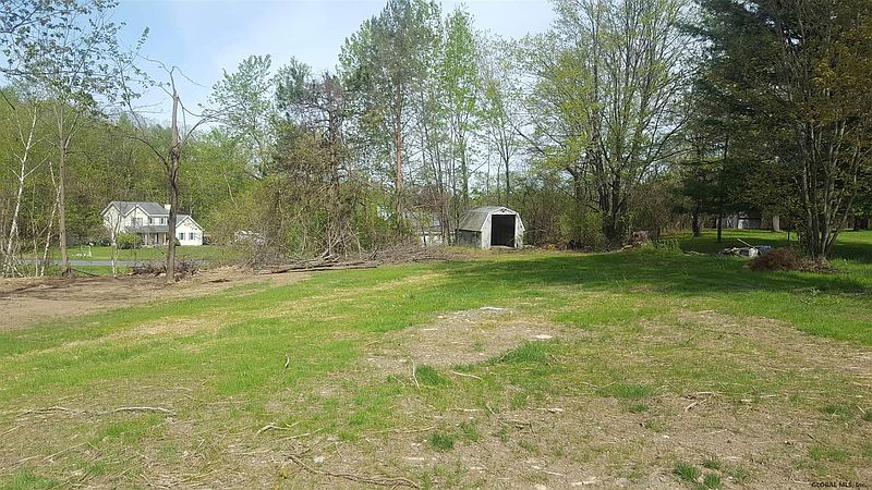 4th image of 5 LAKEHILL Road