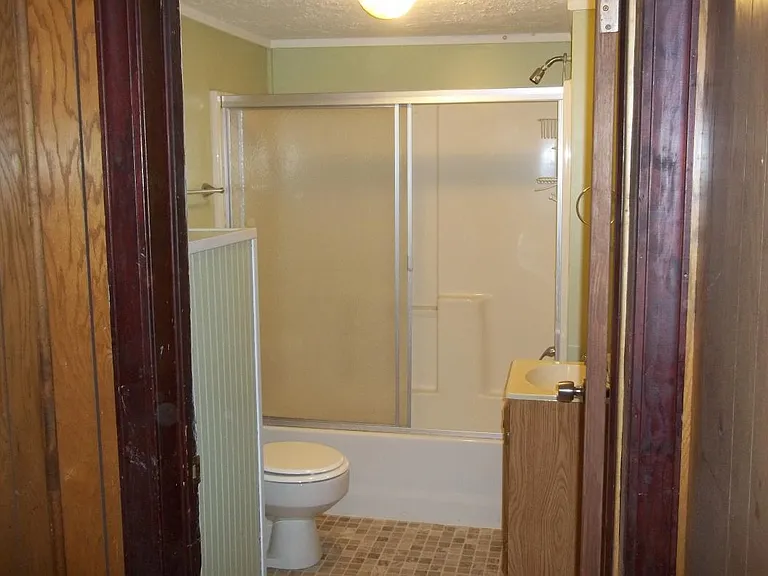 70 Kentucky Ave — Photo 4