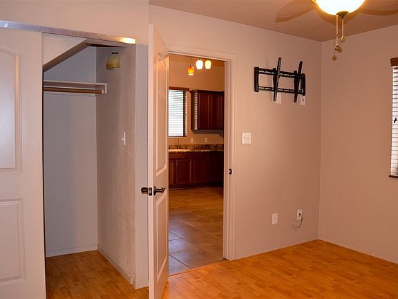 5th image of 2215 E 27th Ln