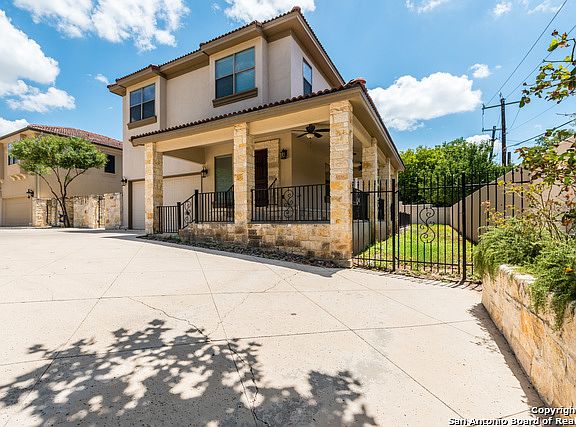 3rd image of 359 Everest Ave
