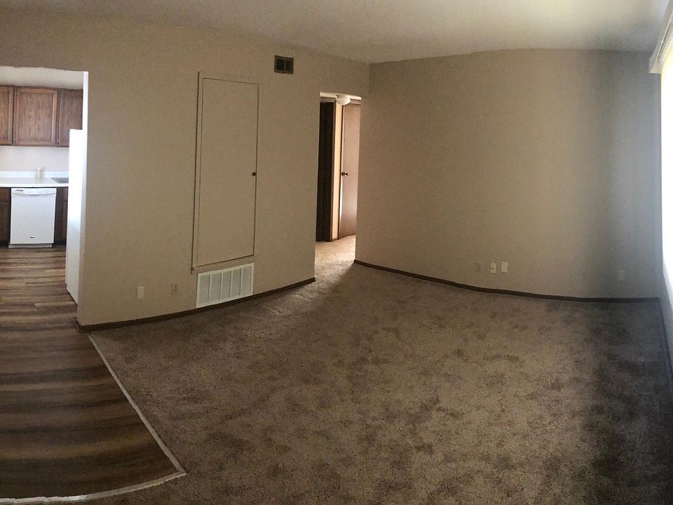 Living room (newly redone)