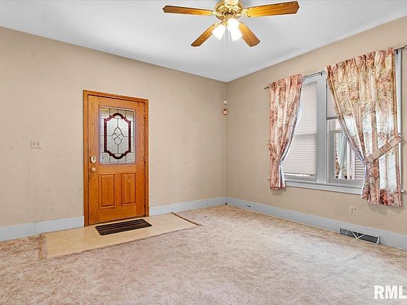 3rd image of 445 W Canedy St