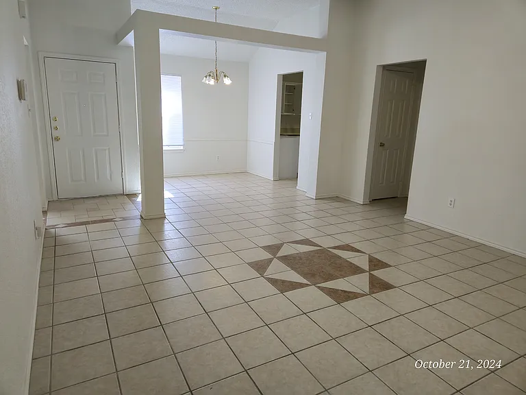 405 Alpine St — Photo 3