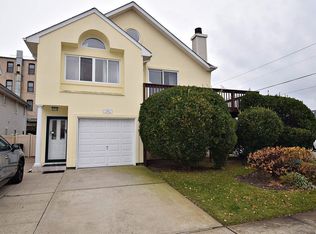 402 E Penn St, Long Beach, NY 11561