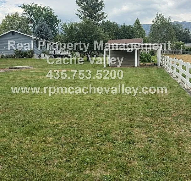 220 E 300 N — Photo 22