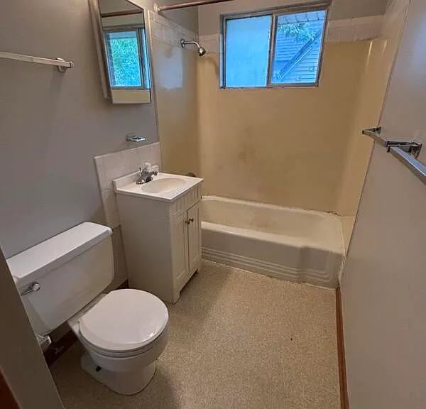 4616 Stockwell St — Photo 10