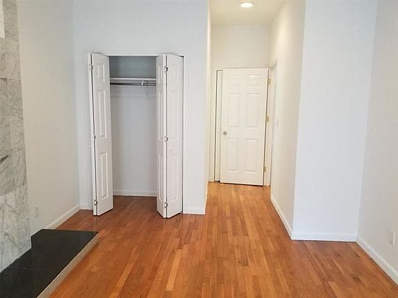 3rd image of 1009 50th Ave APT 2