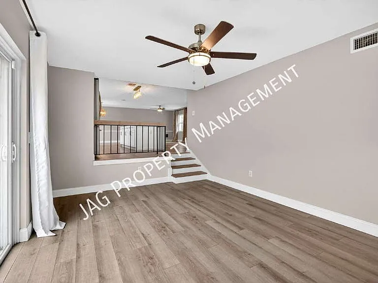 1046 Winter Springs Blvd — Photo 14