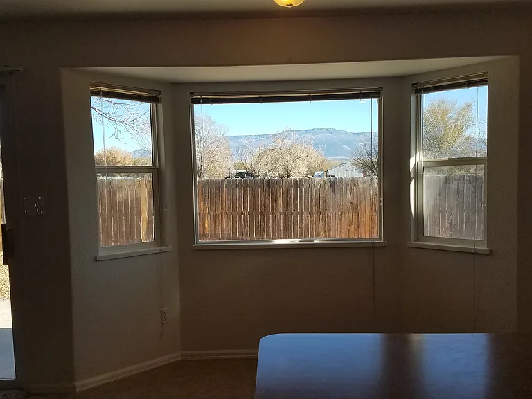 438 Mountainside Ln — Photo 11