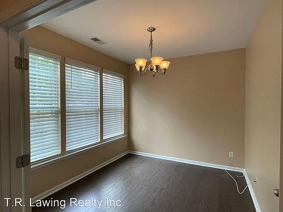 2nd image of 135 Leyton Loop Unit C