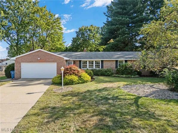 5710 Pawnee St NW, North Canton, OH 44720