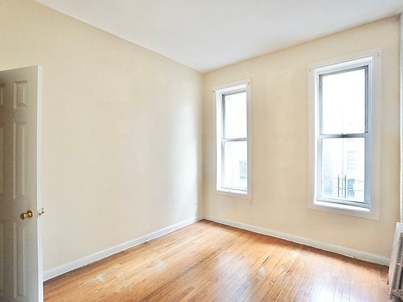 4th image of 508 W 172nd St #2R