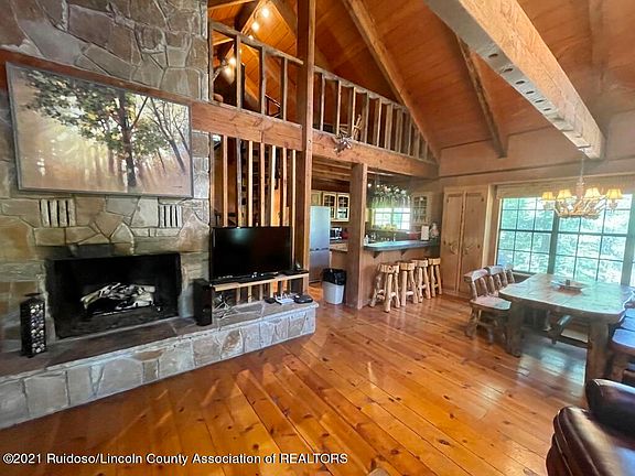 5th image of 295 Cedar Creek Dr