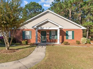 1302 Chancery Ct, Aberdeen, NC 28315