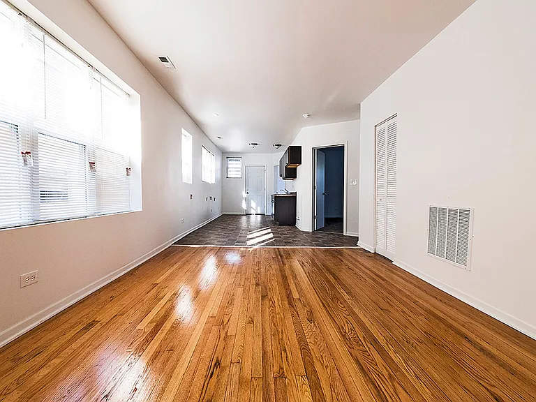 7938 S Hermitage Ave — Photo 23