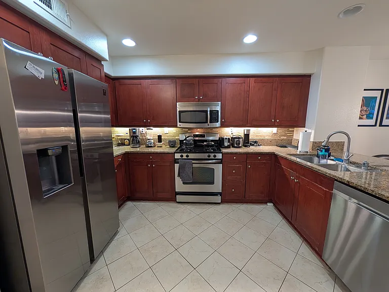 3542 Shoreline Bluff Ln — Photo 10