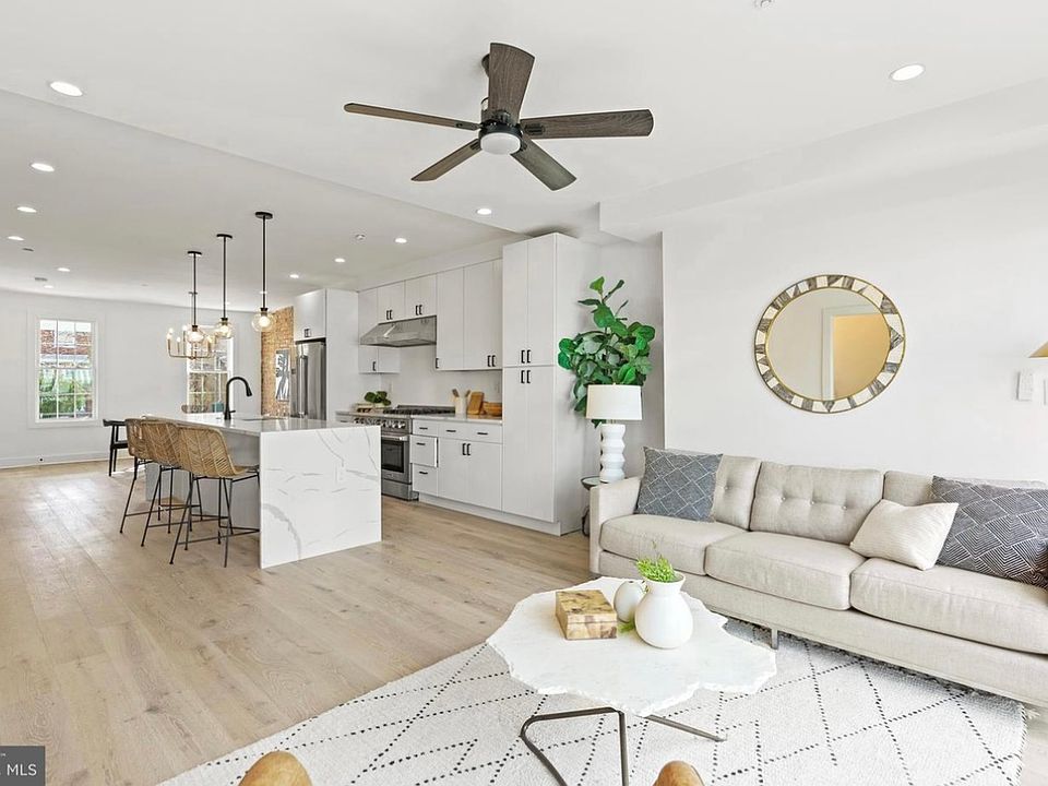 1st image of 625 Quebec Pl NW #1